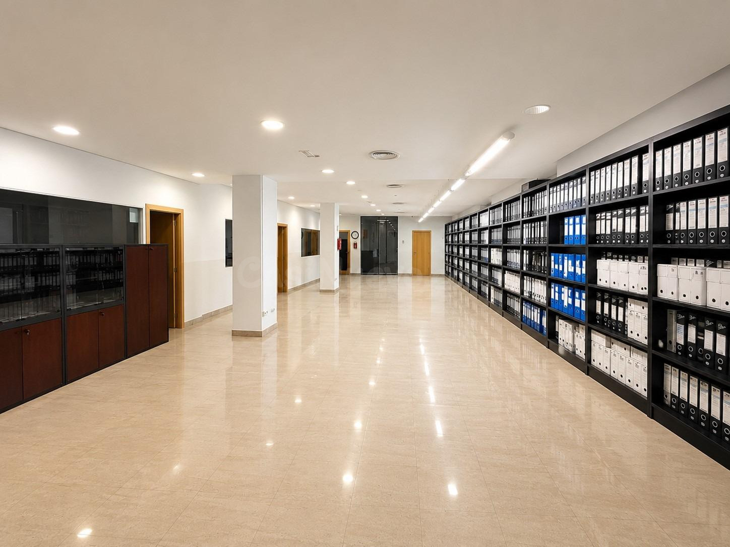 LOCAL COMERCIAL DE 360 m2 EN EL CORAZON DE TERRASSA - foto 3