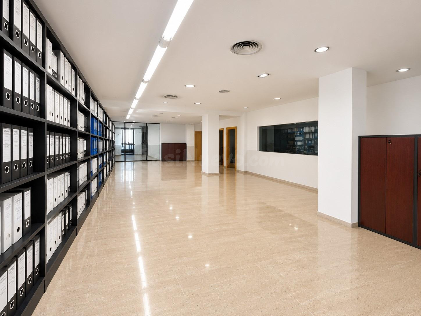 LOCAL COMERCIAL DE 360 m2 EN EL CORAZON DE TERRASSA - foto 4