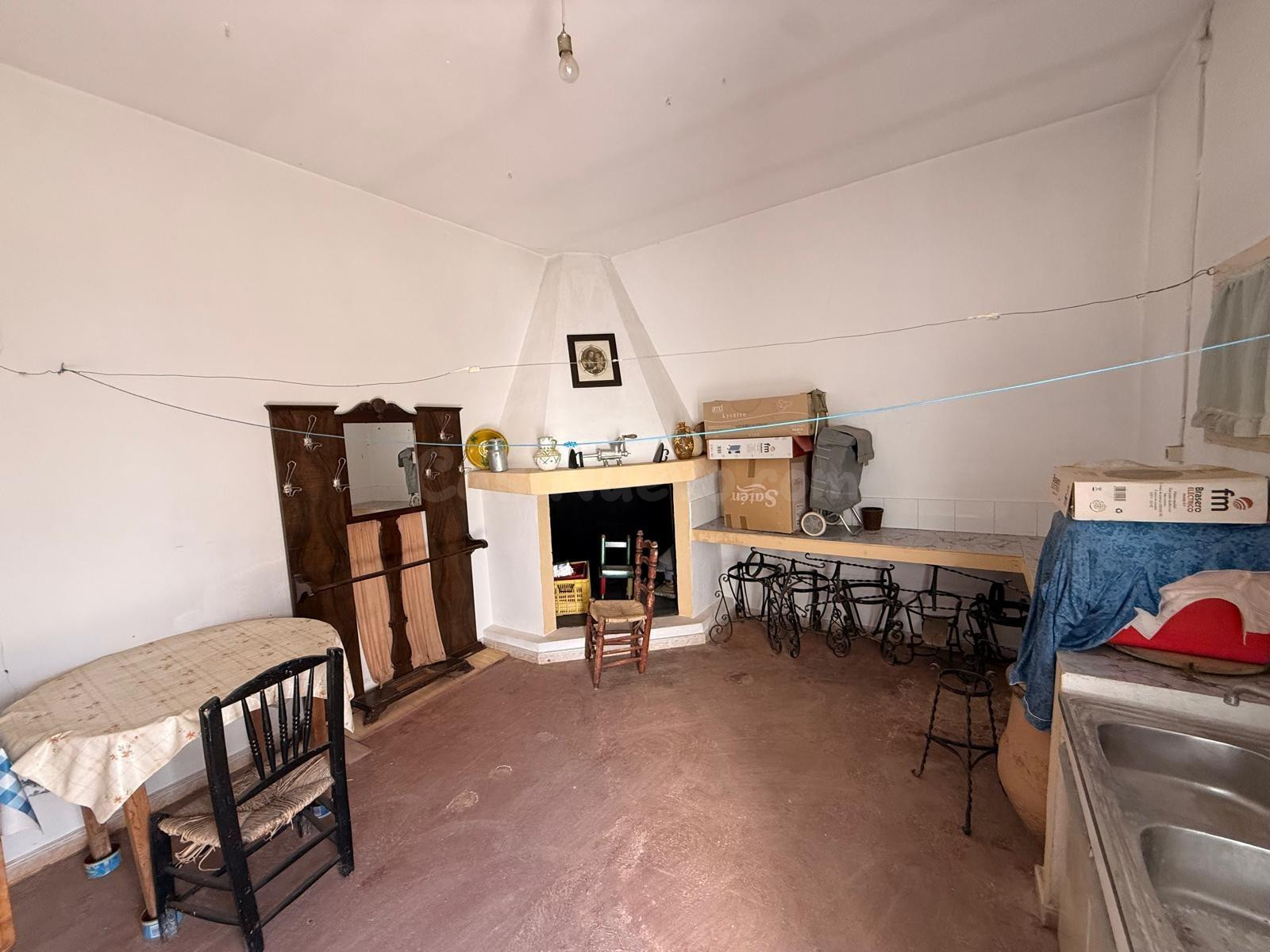 Casa señorial con gran fachada y patios en Aguilar de la Fro - foto 4