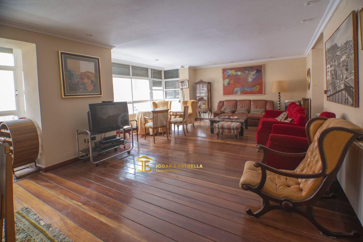 MARAVILLOSA CASA EN PLAZA CALDERON. - foto 2