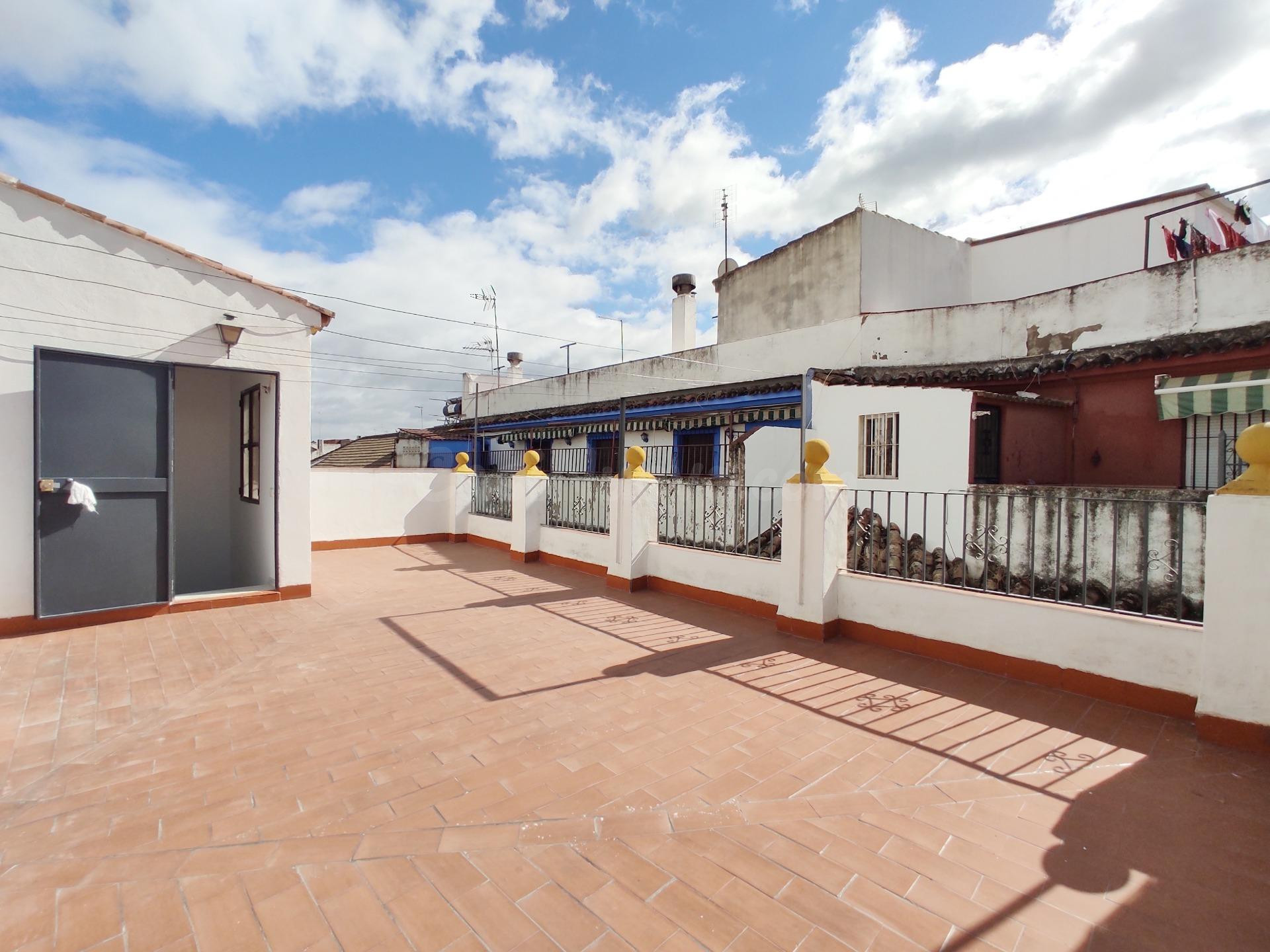 "Tu Hogar Soñado en Santa Marina: Encanto y Tradición en el  - foto 5