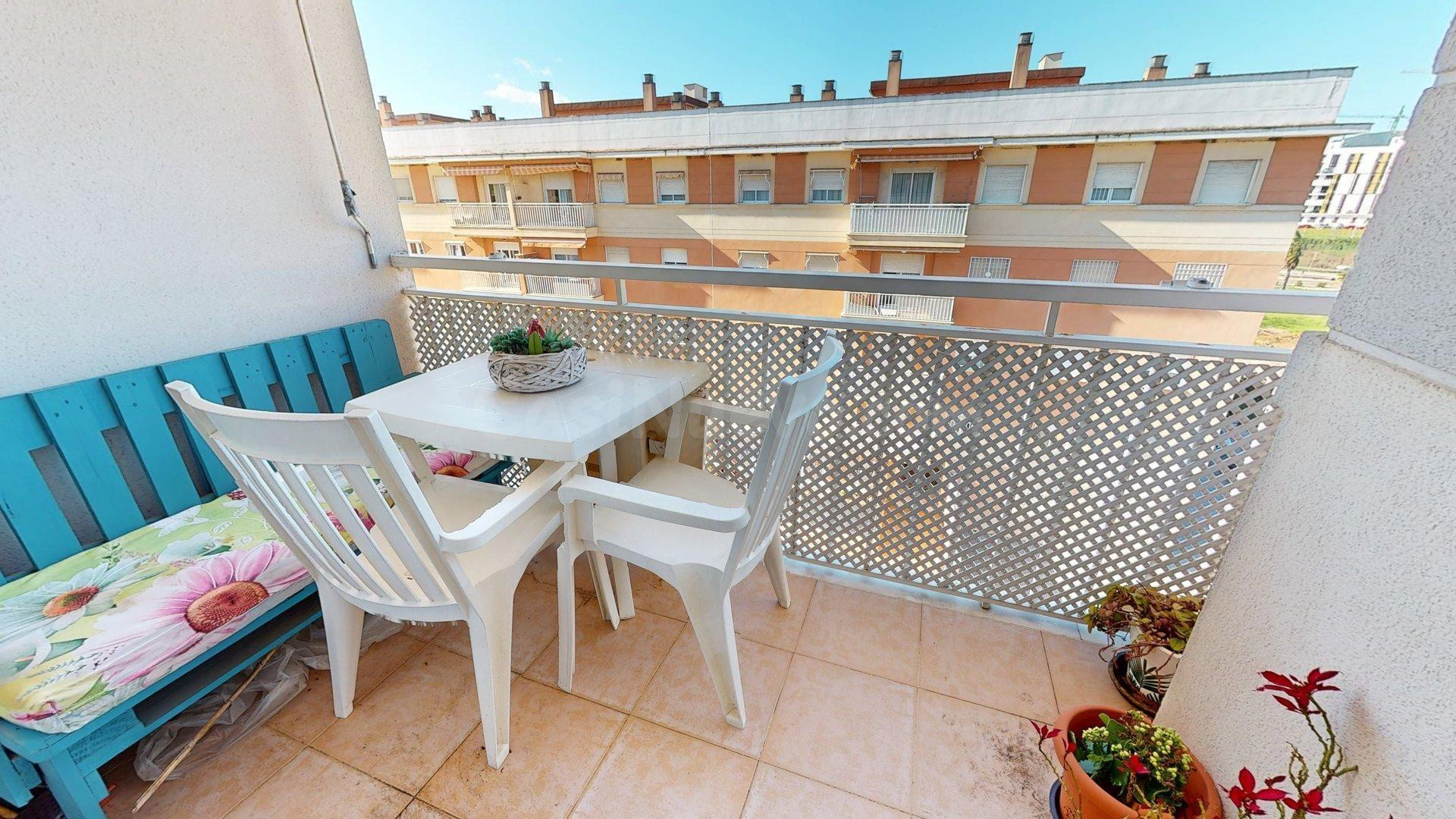 GRAN OPORTUNIDAD, ZONA ARROYO DEL MORO. AMPLIA VIVIENDA DE V - foto 3