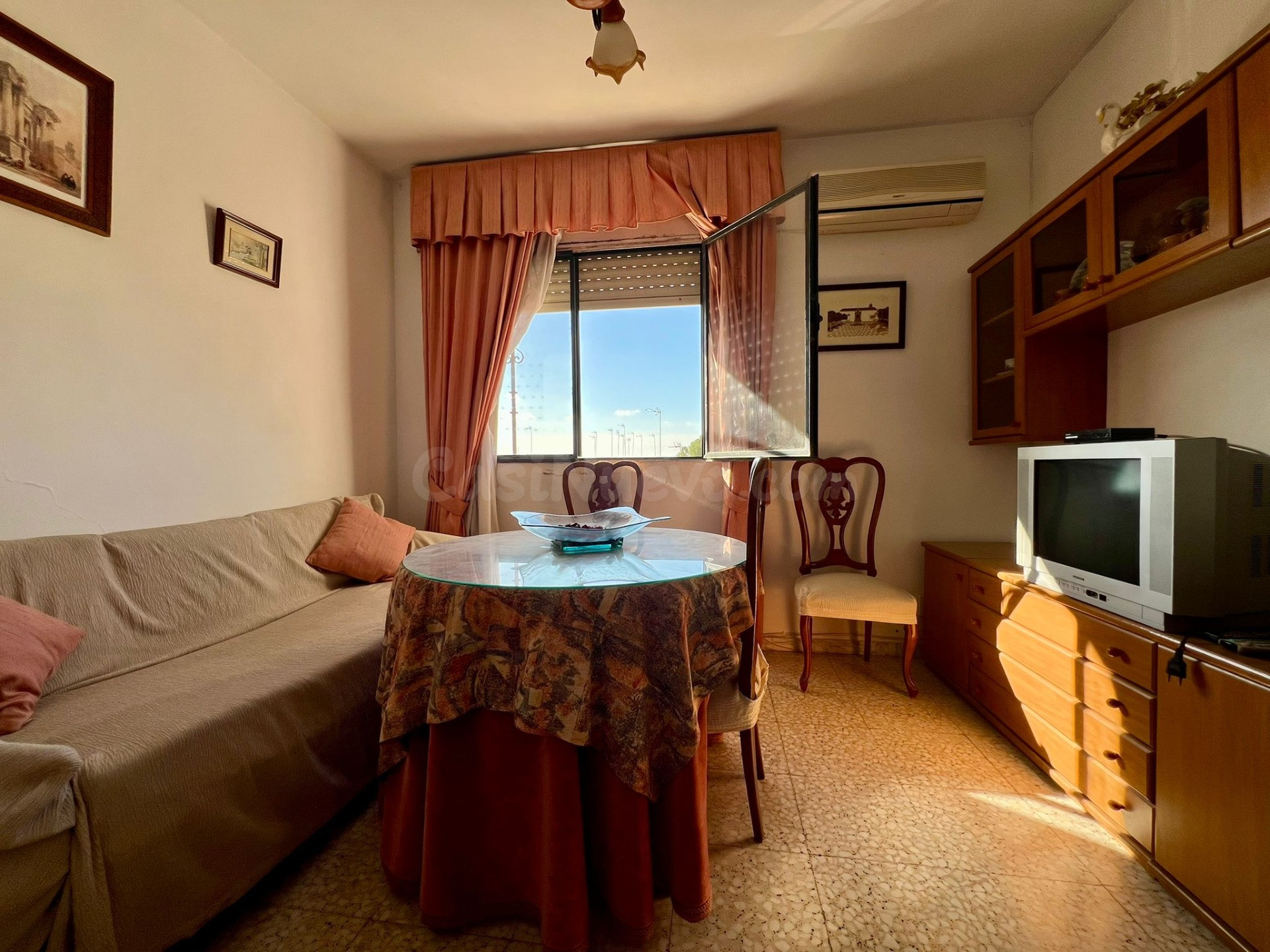 ESPACIOSO PISO DE 4 DORMITORIOS CON DOBLE TERRAZA , 2 BAÑOS,