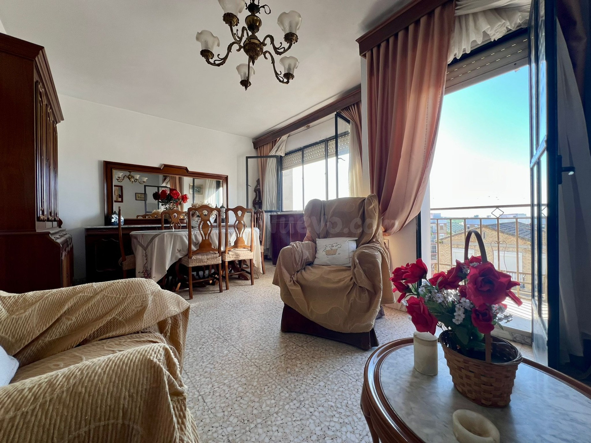 ESPACIOSO PISO DE 4 DORMITORIOS CON DOBLE TERRAZA , 2 BAÑOS, - foto 3