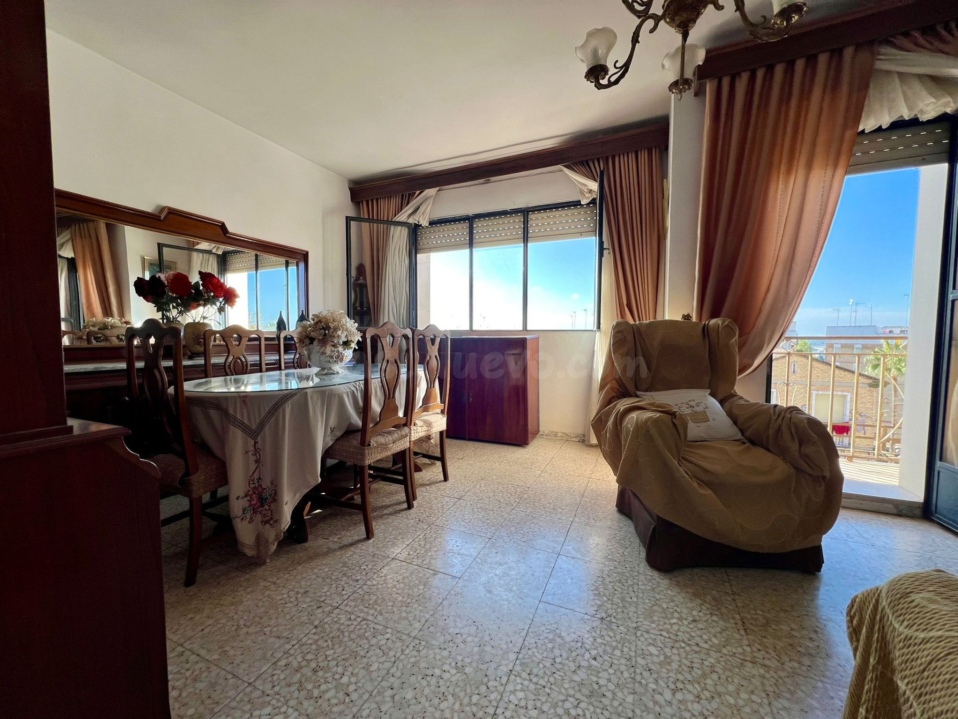 ESPACIOSO PISO DE 4 DORMITORIOS CON DOBLE TERRAZA , 2 BAÑOS, - foto 5