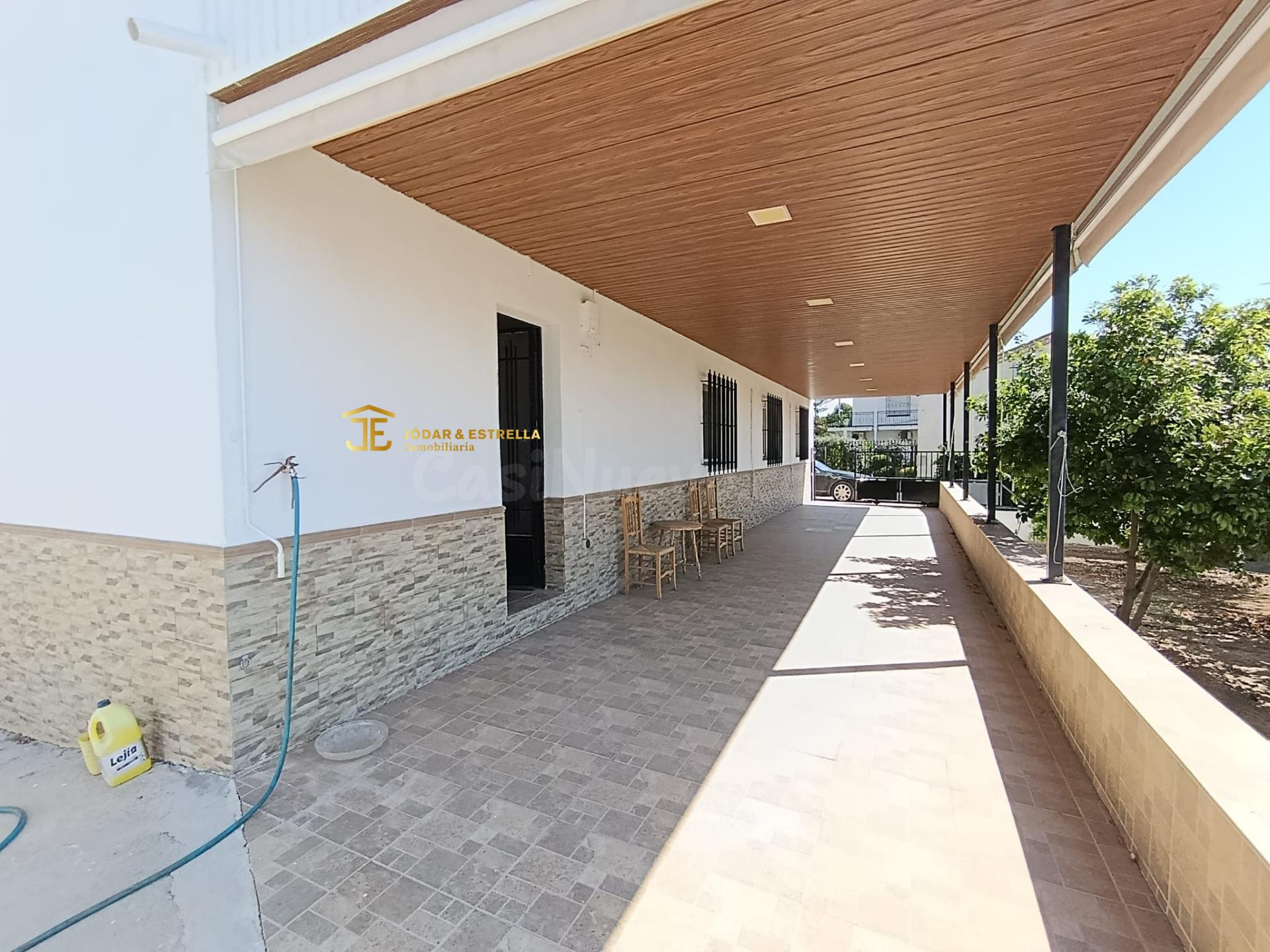 Chalet de 4 dormitorios sobre parcela de 1400 metros en Lorc - foto 2