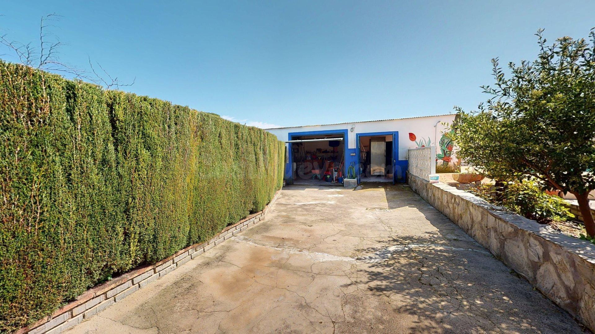 PARCELA INDEPENDIENTE DE 1.490 m2 CON VIVIENDA, PISCINA Y ZO - foto 5