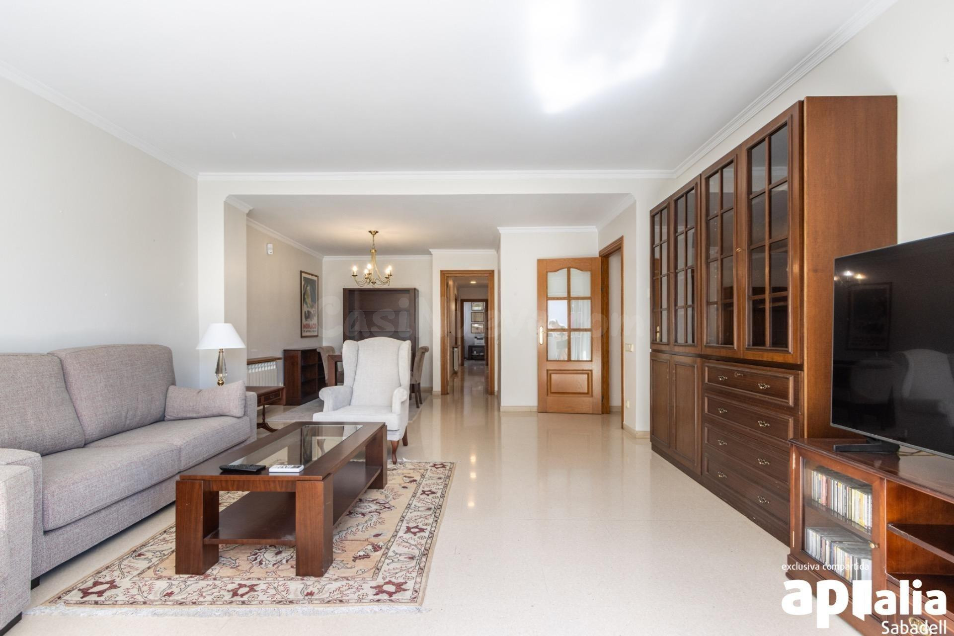 ESPECTACULAR PISO DE 4 HAB JUNTO AVDA BARBERA