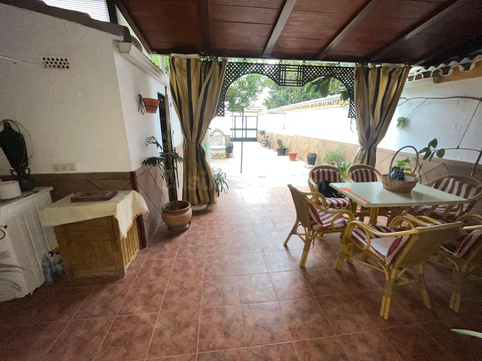 CASA EN ENCINAREJO, EN LA QUE TENEMOS DOS construcciones IND - foto 3
