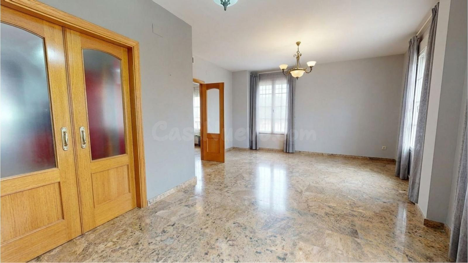 ¡¡ CASA ESPACIOSA CON SÓTANO, PATIO Y TERRAZA EN VILLAFRANCA - foto 2
