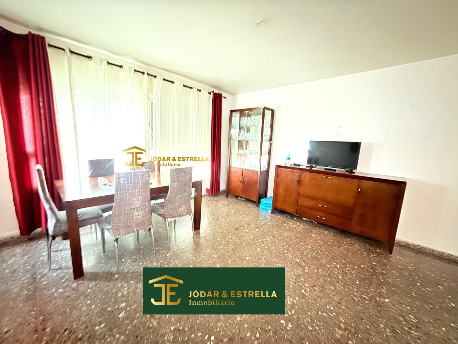 ALAMEDA DE CERVANTES PISO CON CUATRO DORMITORIOS. - foto 4