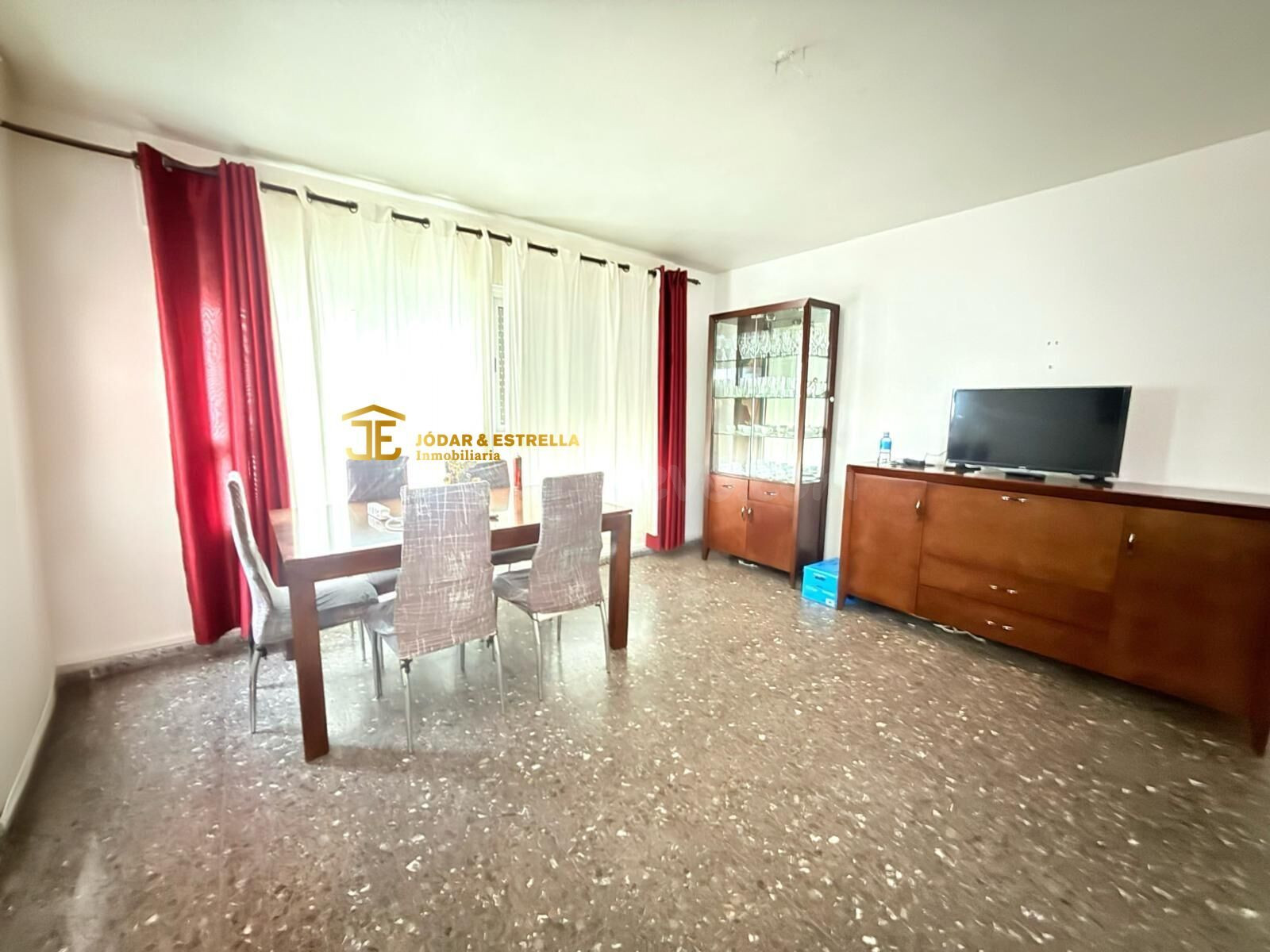ALAMEDA DE CERVANTES PISO CON CUATRO DORMITORIOS. - foto 5