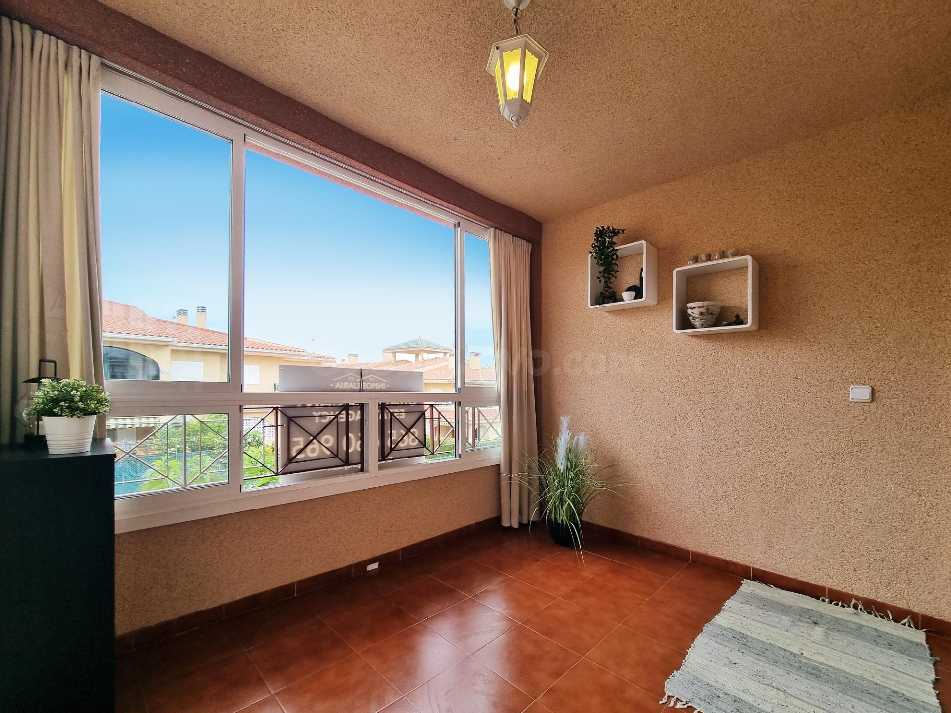 APARTAMENTO CON TERRAZA DE 50M2 A 600M DE LA PLAYA !! - foto 2