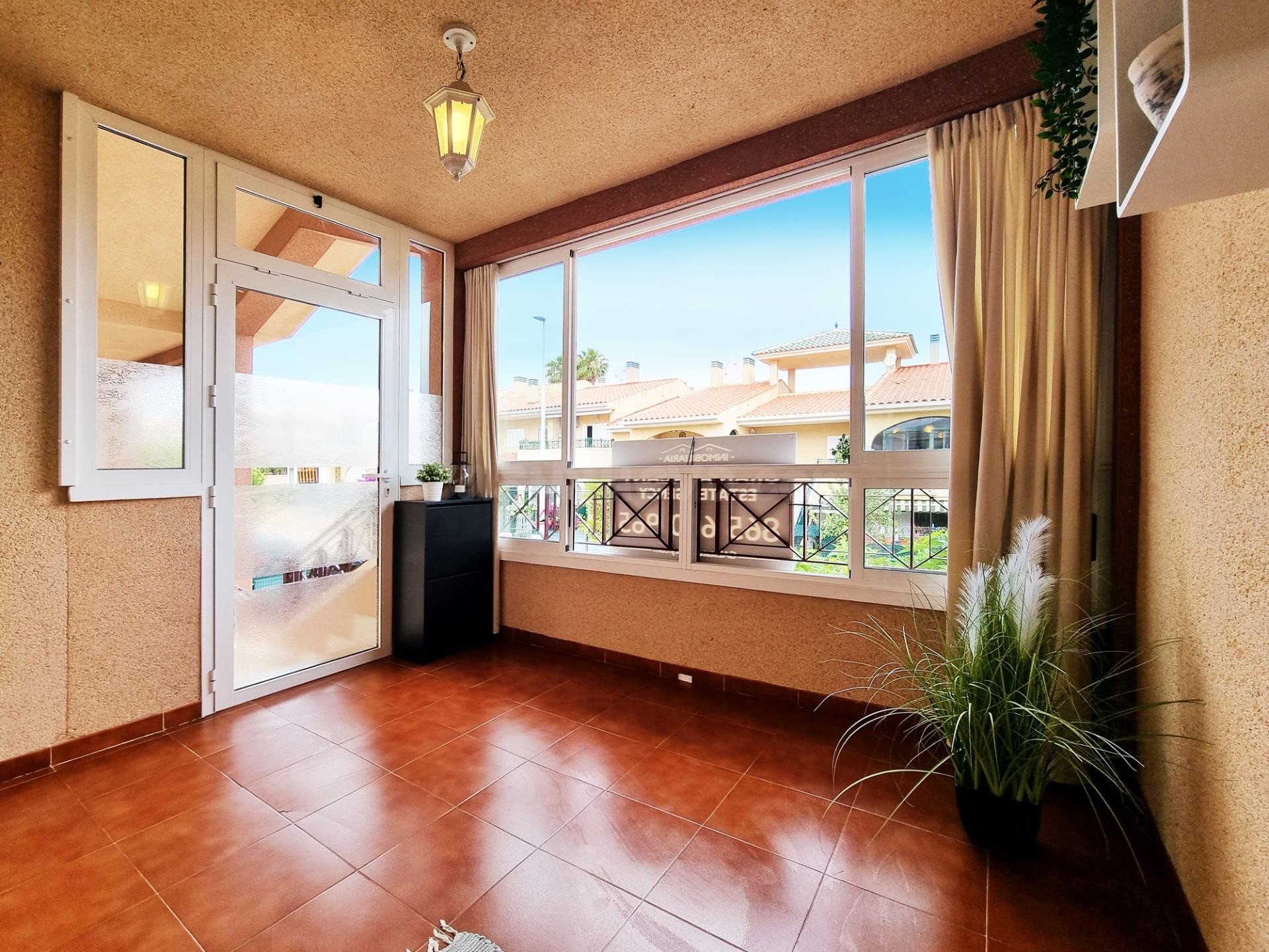 APARTAMENTO CON TERRAZA DE 50M2 A 600M DE LA PLAYA !! - foto 3