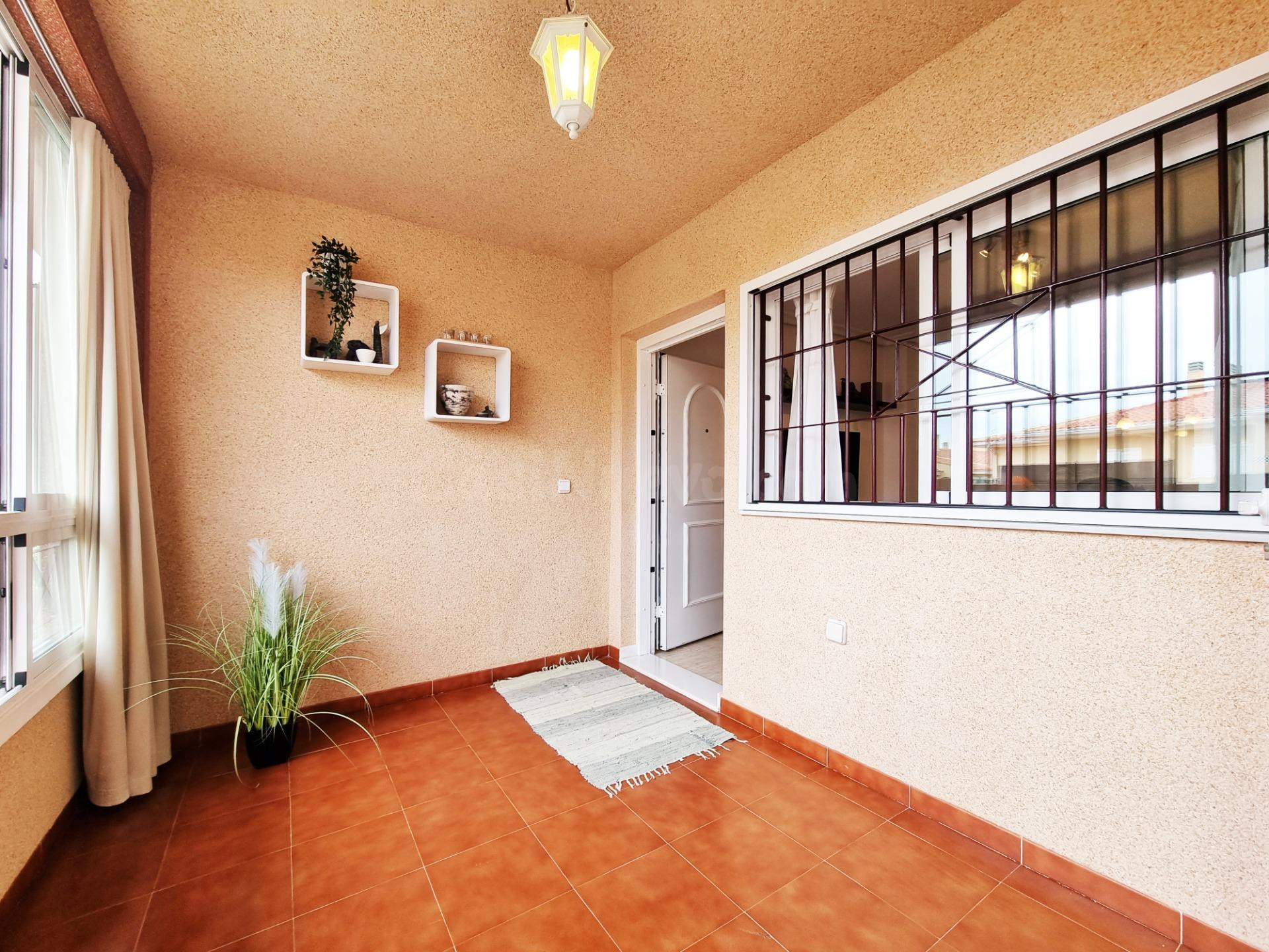 APARTAMENTO CON TERRAZA DE 50M2 A 600M DE LA PLAYA !! - foto 4