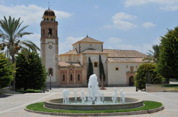 COCHERA CON FACHADA A DOS CALLES IDEAL PARA CONSTRUIR
