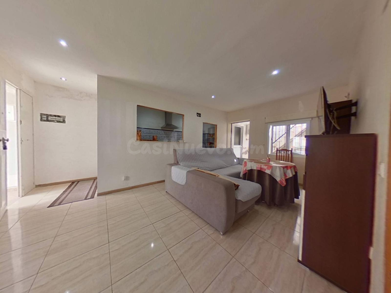 ¡¡ CASA INDEPENDIENTE REFORMADA Y AMUEBLADA, CON PATIO Y AZO