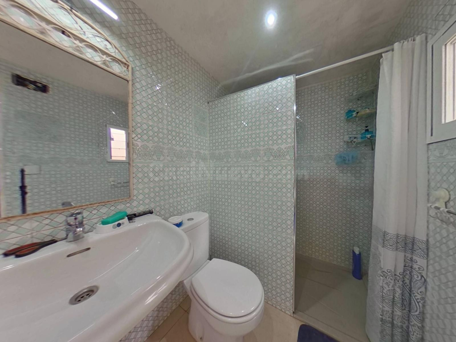 ¡¡ CASA INDEPENDIENTE REFORMADA Y AMUEBLADA, CON PATIO Y AZO - foto 4
