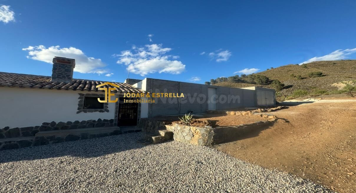 Estupenda casa de 4 dormitorios en la Sierra de la Carrasqui - foto 4