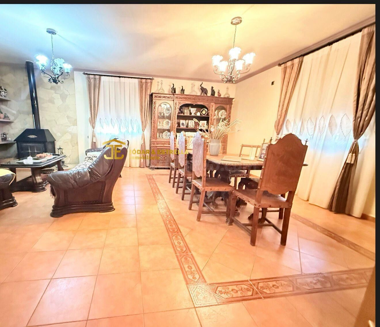 Casa de grandes dimensiones en zona de Tercia - foto 2