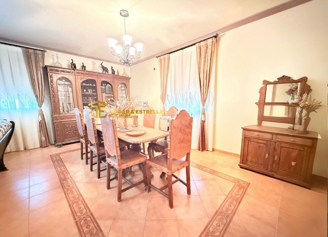 Casa de grandes dimensiones en zona de Tercia - foto 3
