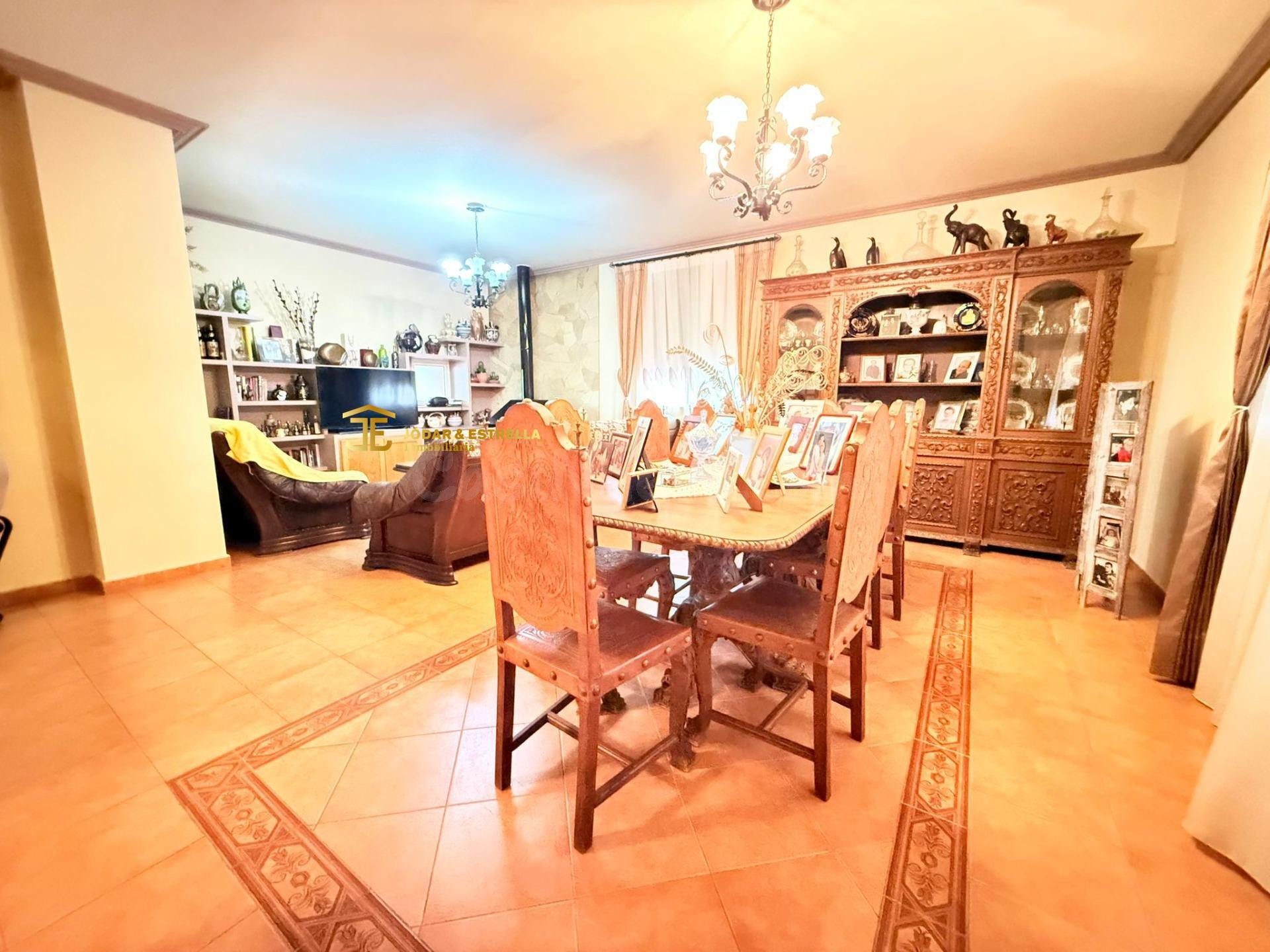 Casa de grandes dimensiones en zona de Tercia - foto 4