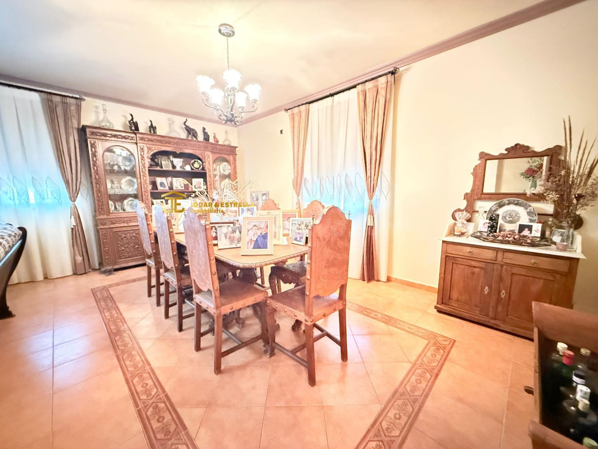 Casa de grandes dimensiones en zona de Tercia - foto 5