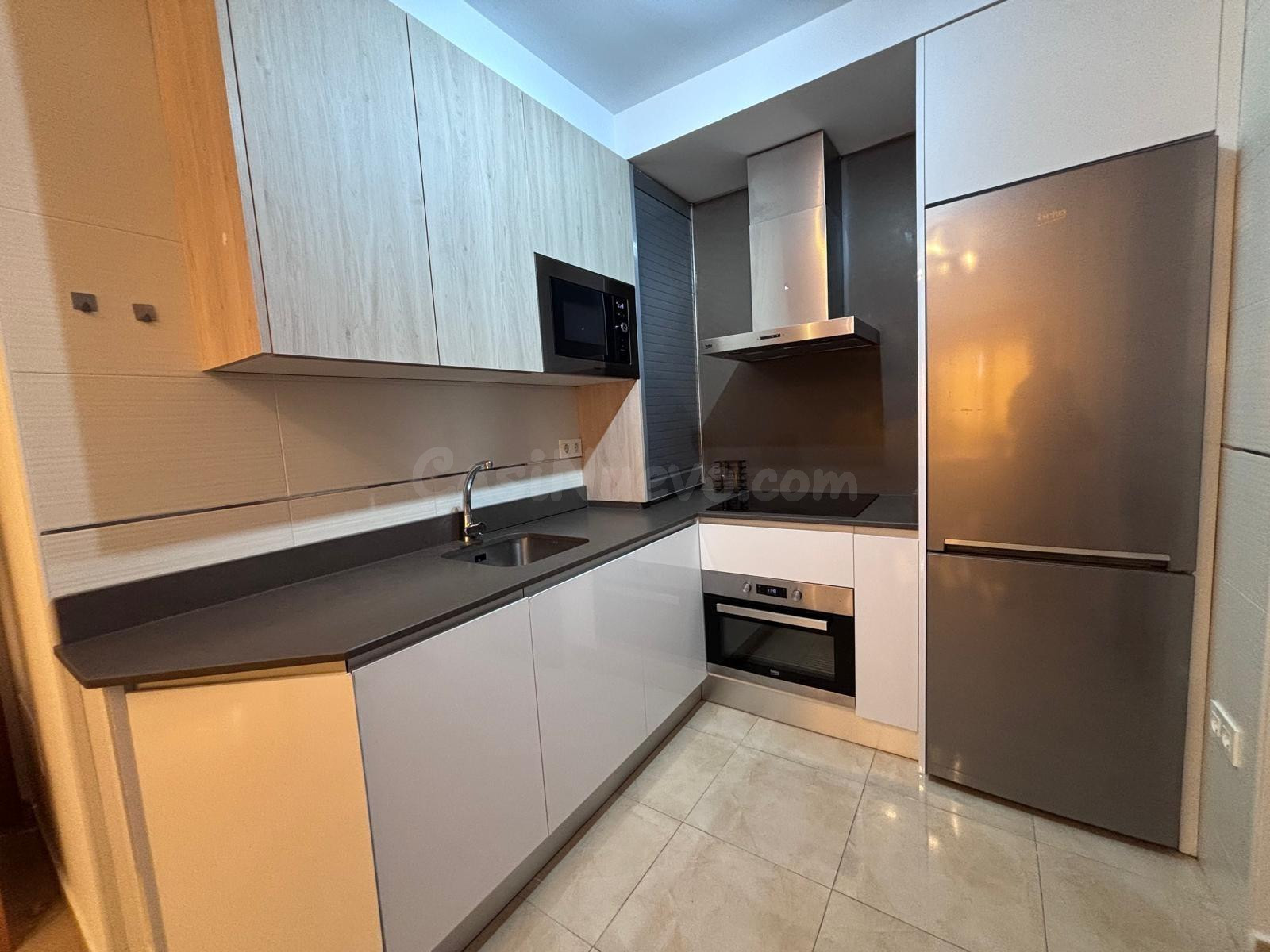 APARTAMENTO SEMINUEVO EN SAN JOSE CON PLAZA DE GARAJE - foto 4