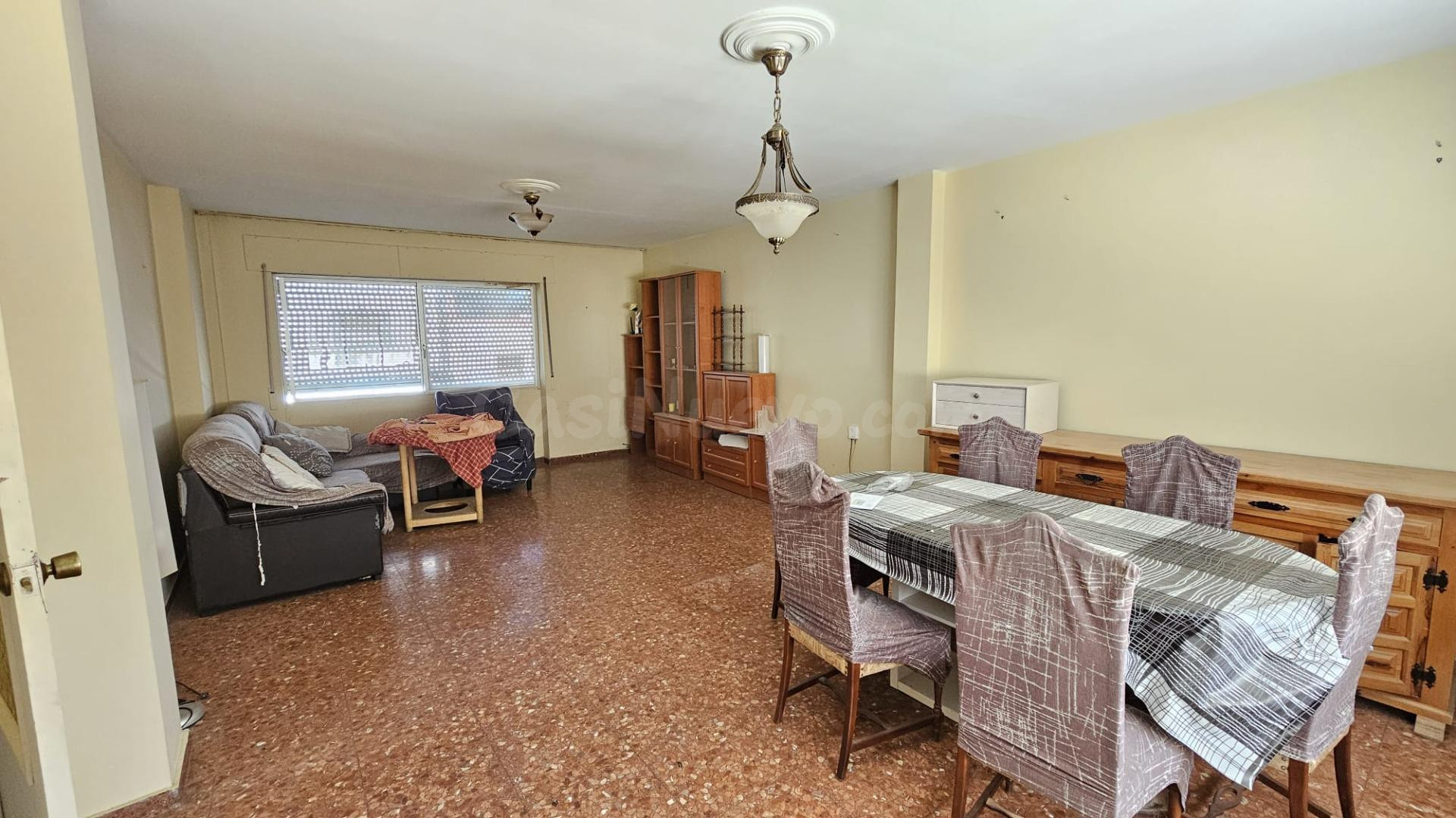 ¡TU NUEVO HOGAR: AMPLITUD, COMODIDAD Y POTENCIAL EN UNA SOLA VIVIENDA!