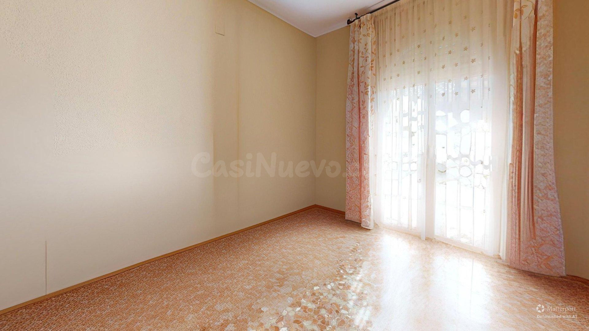 Exclusiva casa adosada de 4 dormitorios con gran terraza en  - foto 2