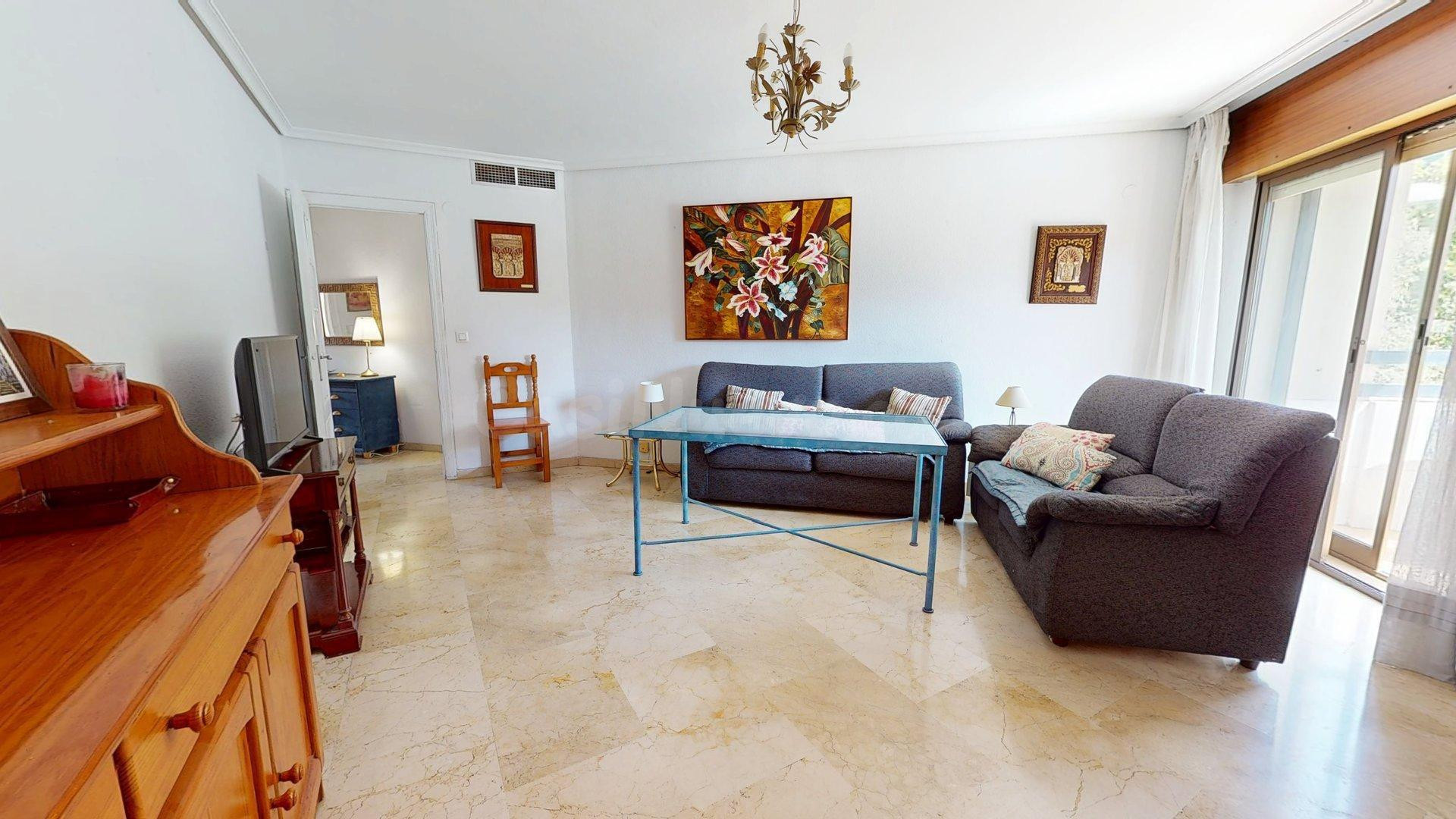 Amplia vivienda de 4 dormitorios con terraza en Avda. Aeropu - foto 5