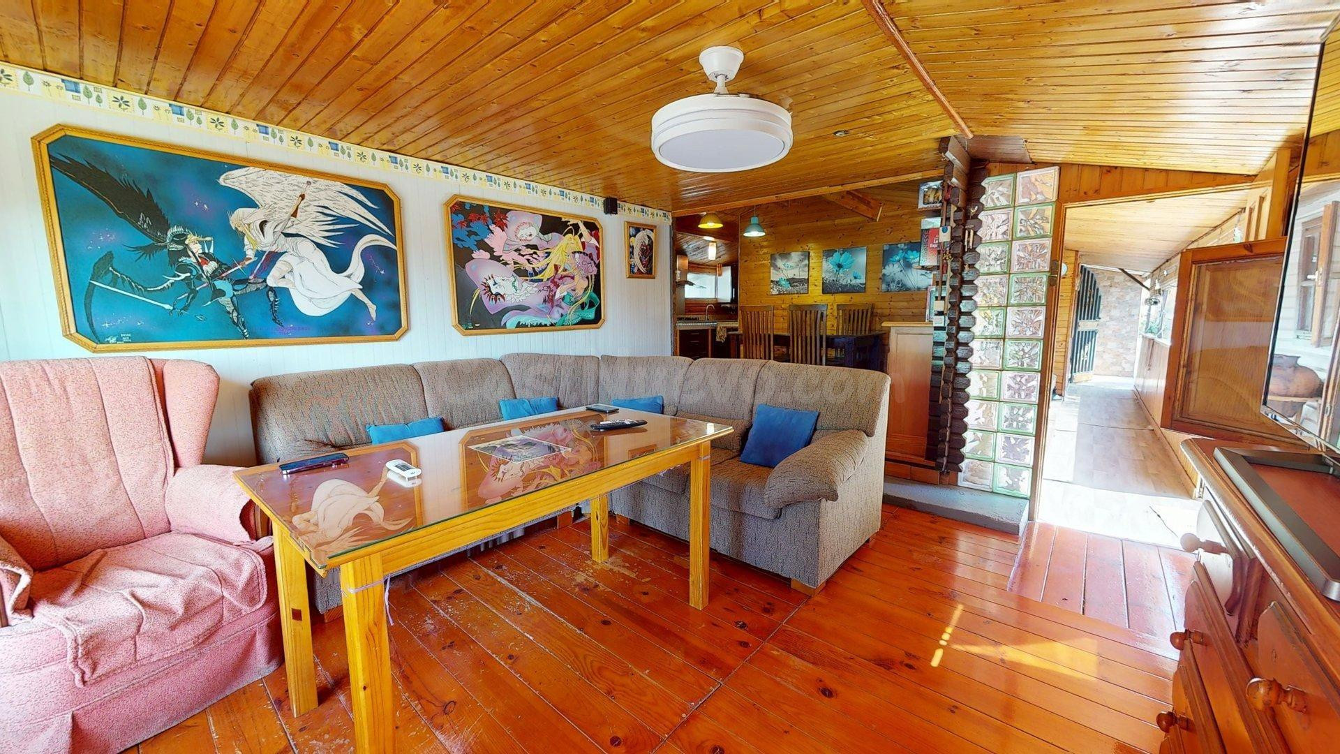 Parcela de más de 1.500 m2 con casa de madera y vistas despe - foto 3