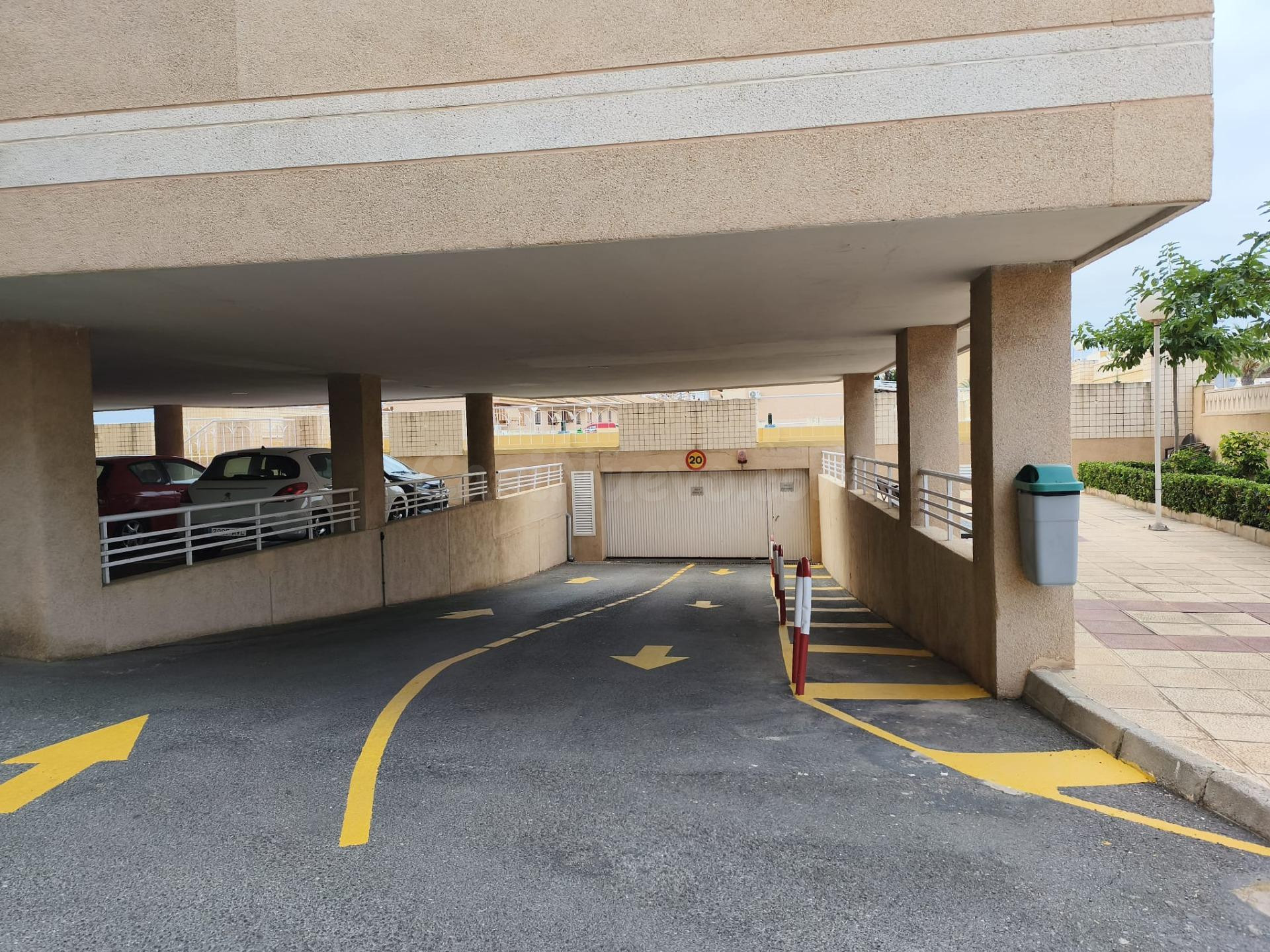 EN VENTA PLAZA DE GARAJE, A METROS DE LA PLAYA EN ARENALES D
