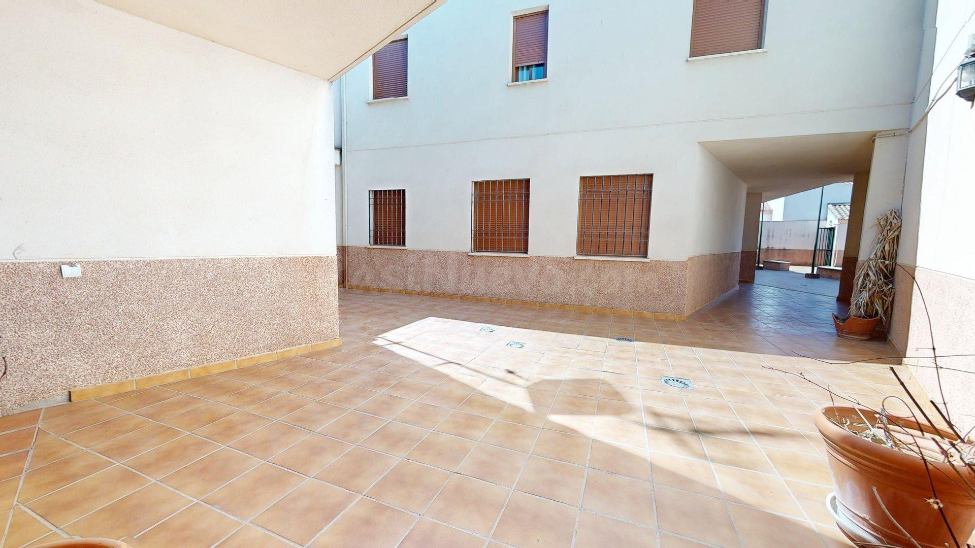 Magnífica vivienda adosada de 3 dormitorios con terraza en u - foto 3