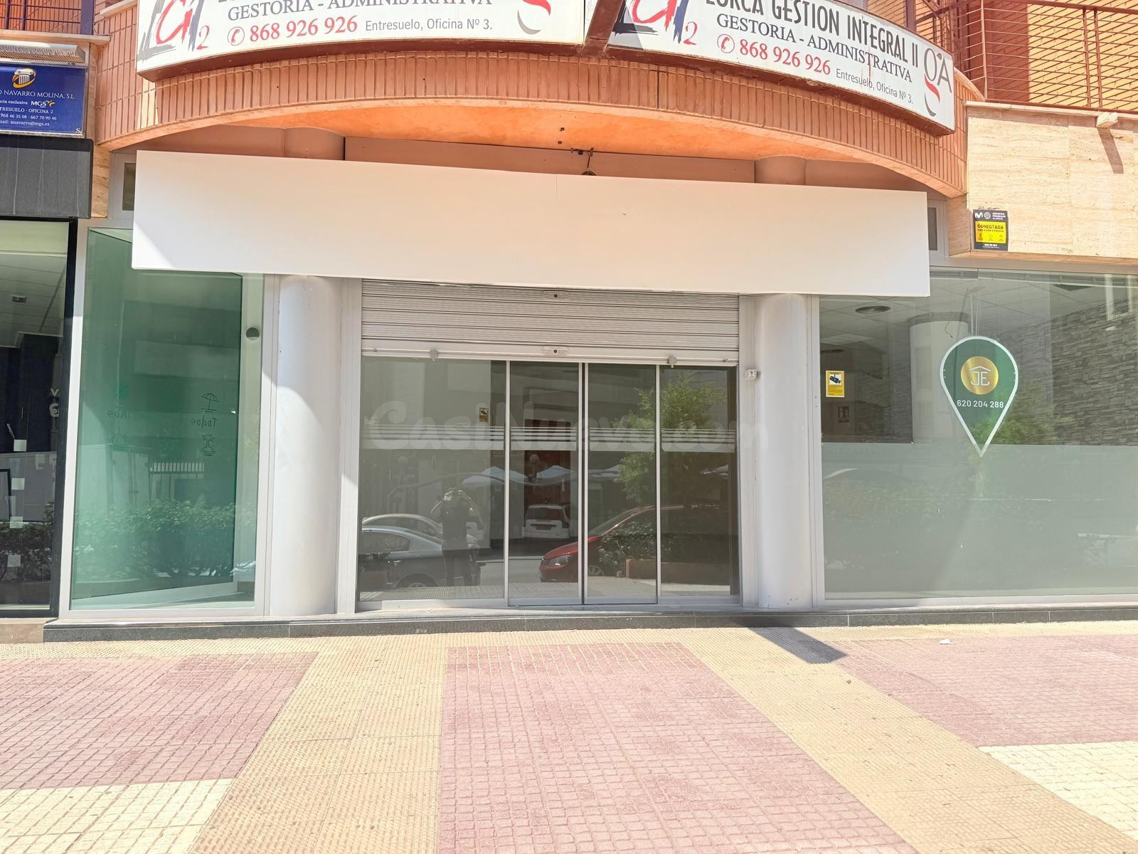 LOCAL EN PLAZA OVALO