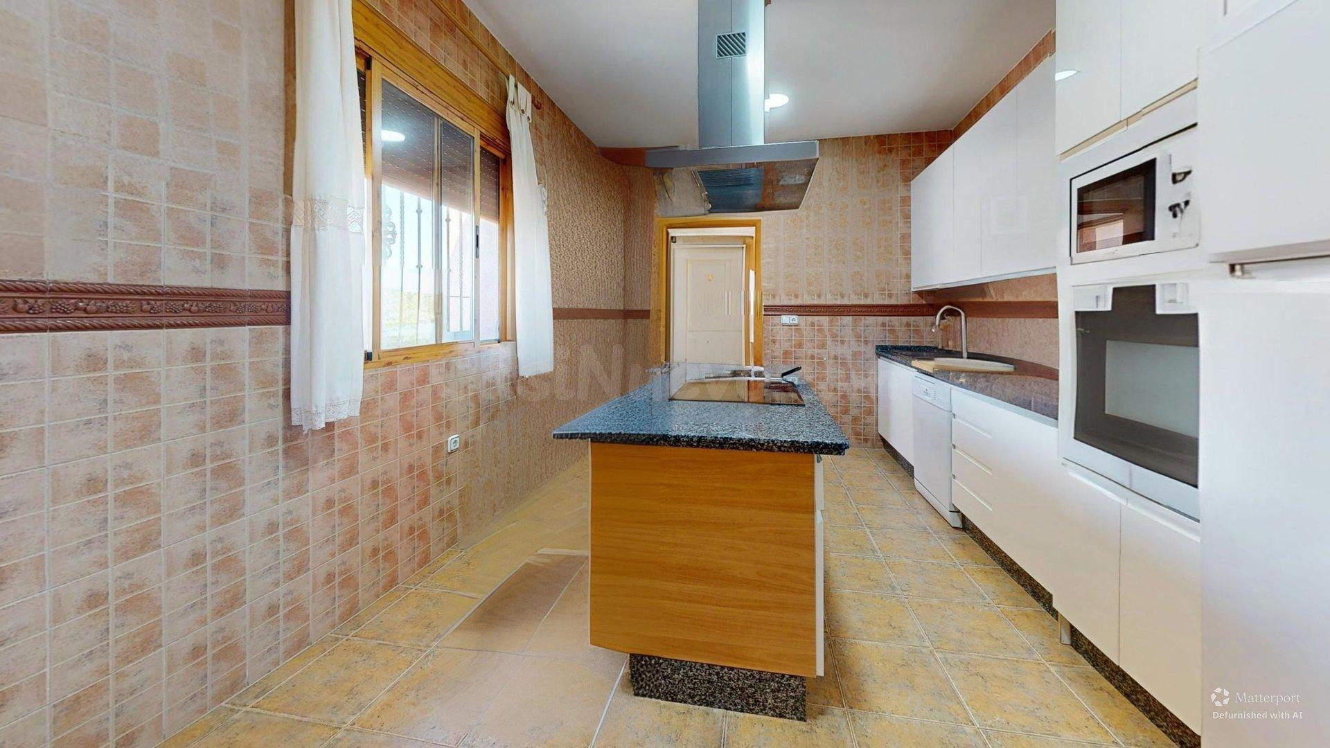 PARCELA EN PROINDIVISO CON VIVIENDA Y CARRETERA DEL AEROPUER - foto 4