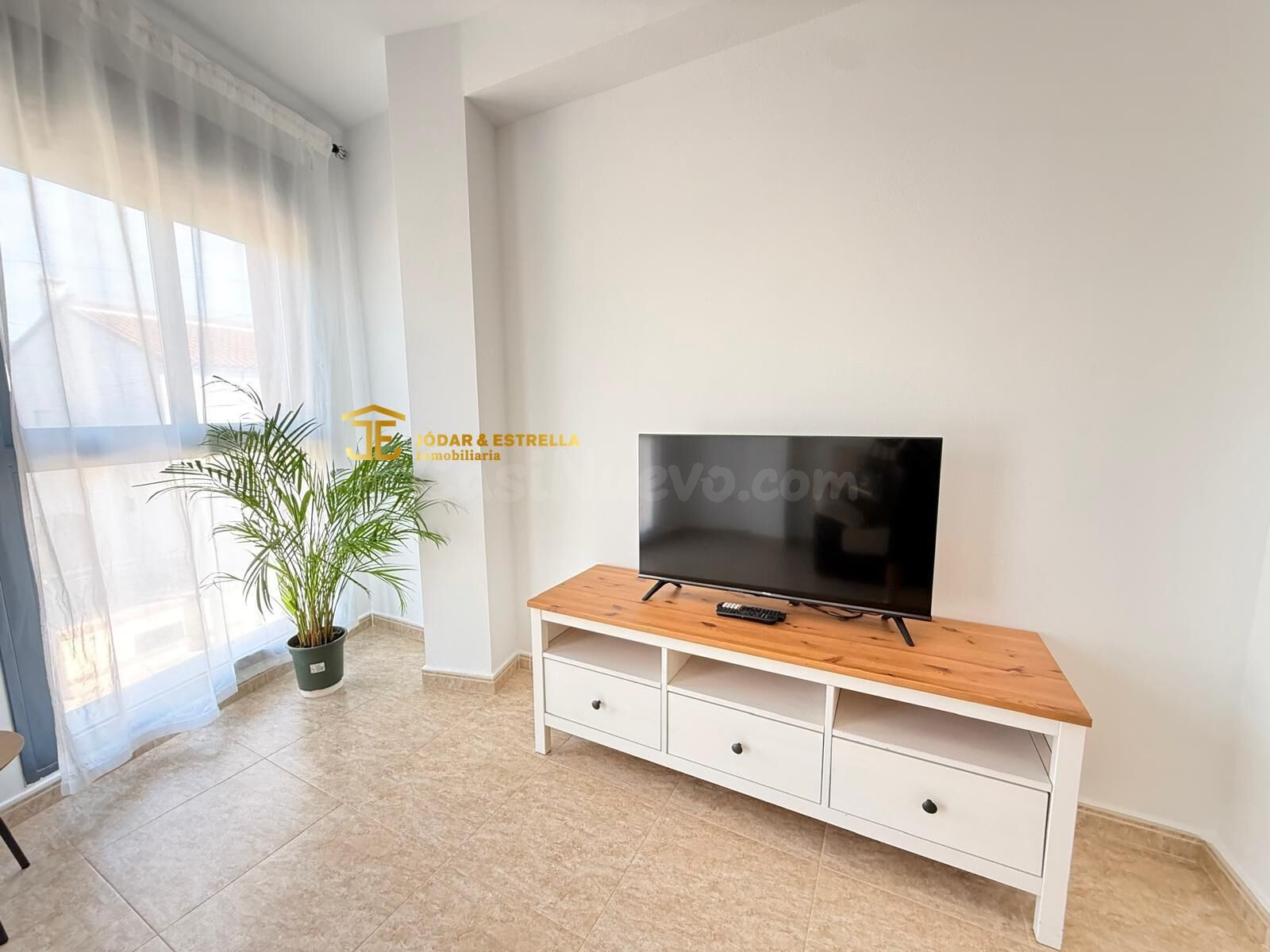 ESTUPENDO APARTAMENTO SEMI NUEVO EN LA ZONA DE LA HOYA - foto 3