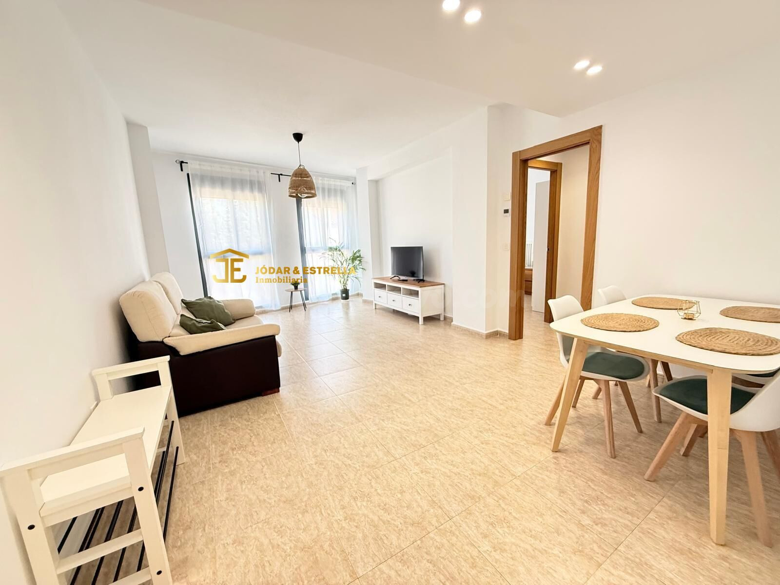 ESTUPENDO APARTAMENTO SEMI NUEVO EN LA ZONA DE LA HOYA - foto 5