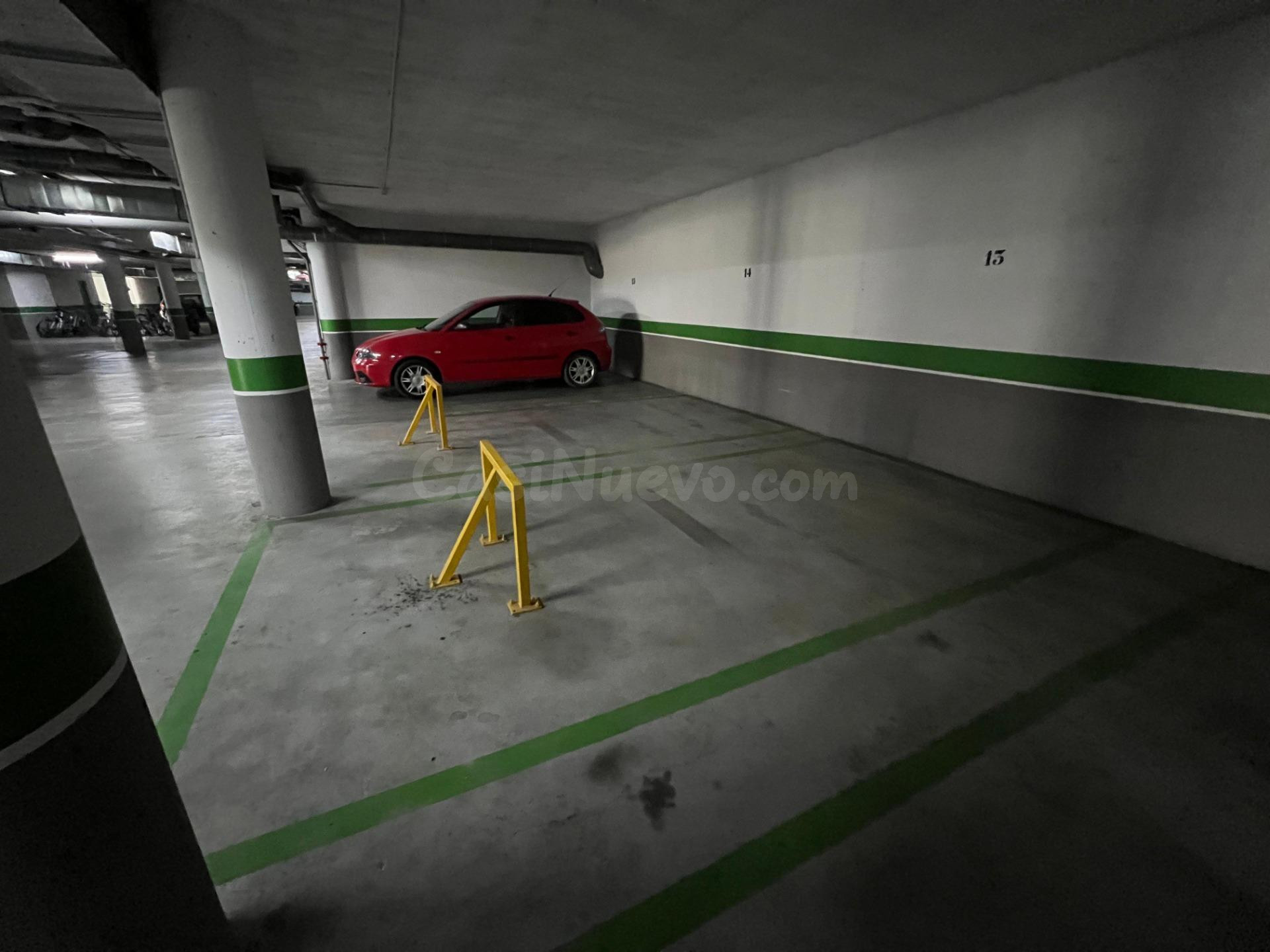 ¡Oportunidad! Amplia plaza de garaje en Parque Azahara, Córd - foto 4
