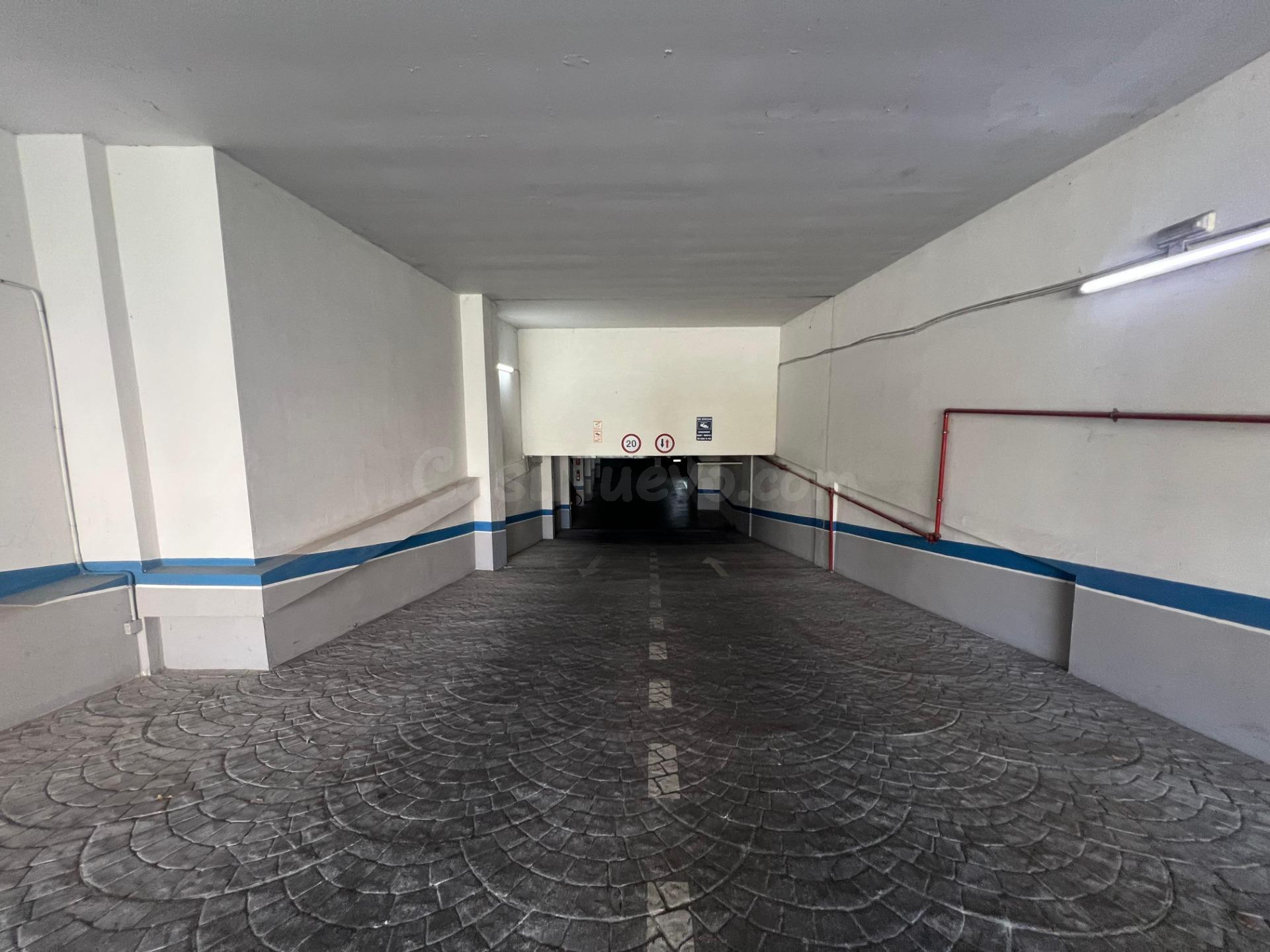 ¡Oportunidad! Amplia plaza de garaje en zona Quirón, Córdoba - foto 3