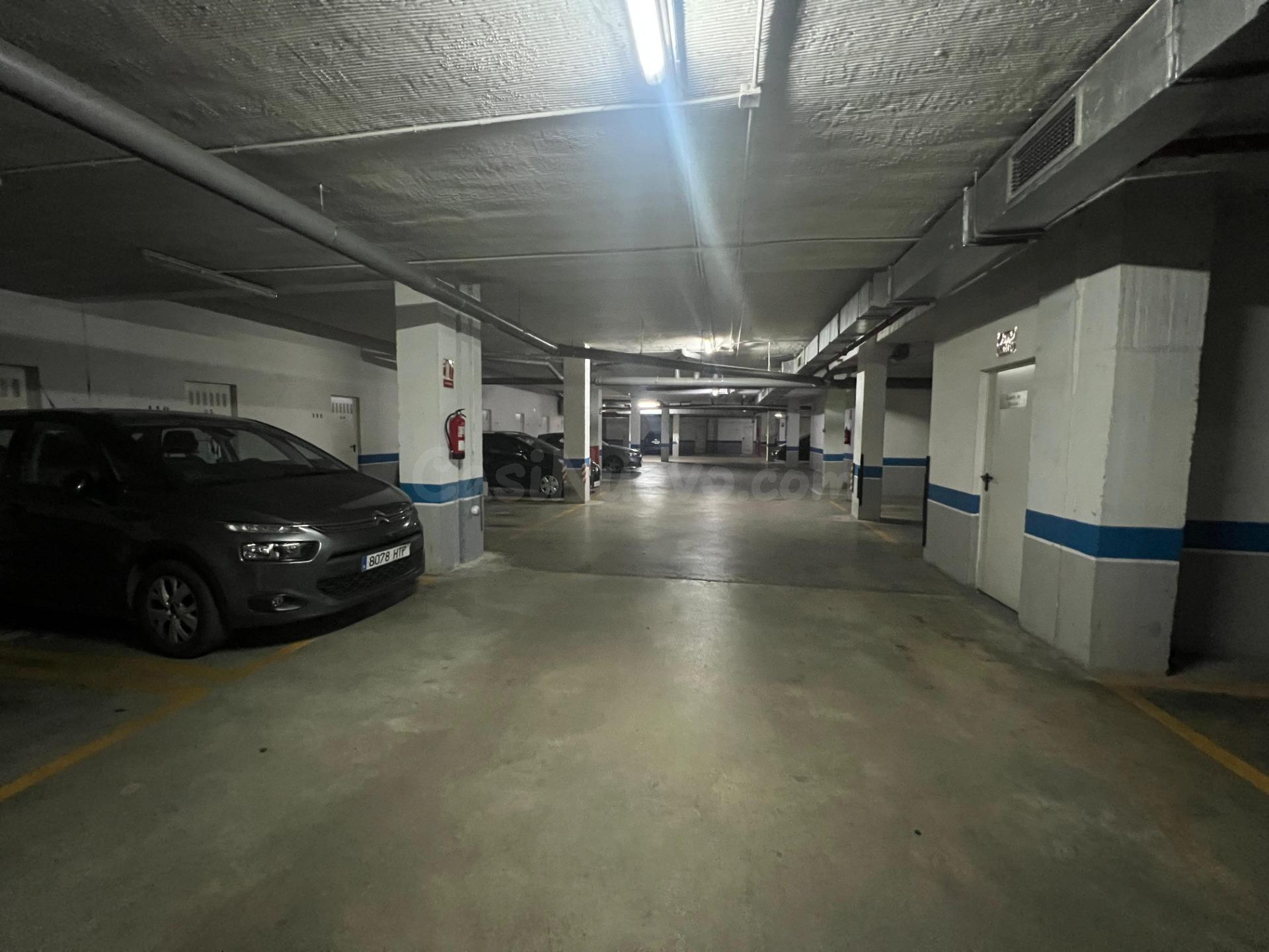 ¡Oportunidad! Amplia plaza de garaje en zona Quirón, Córdoba - foto 4