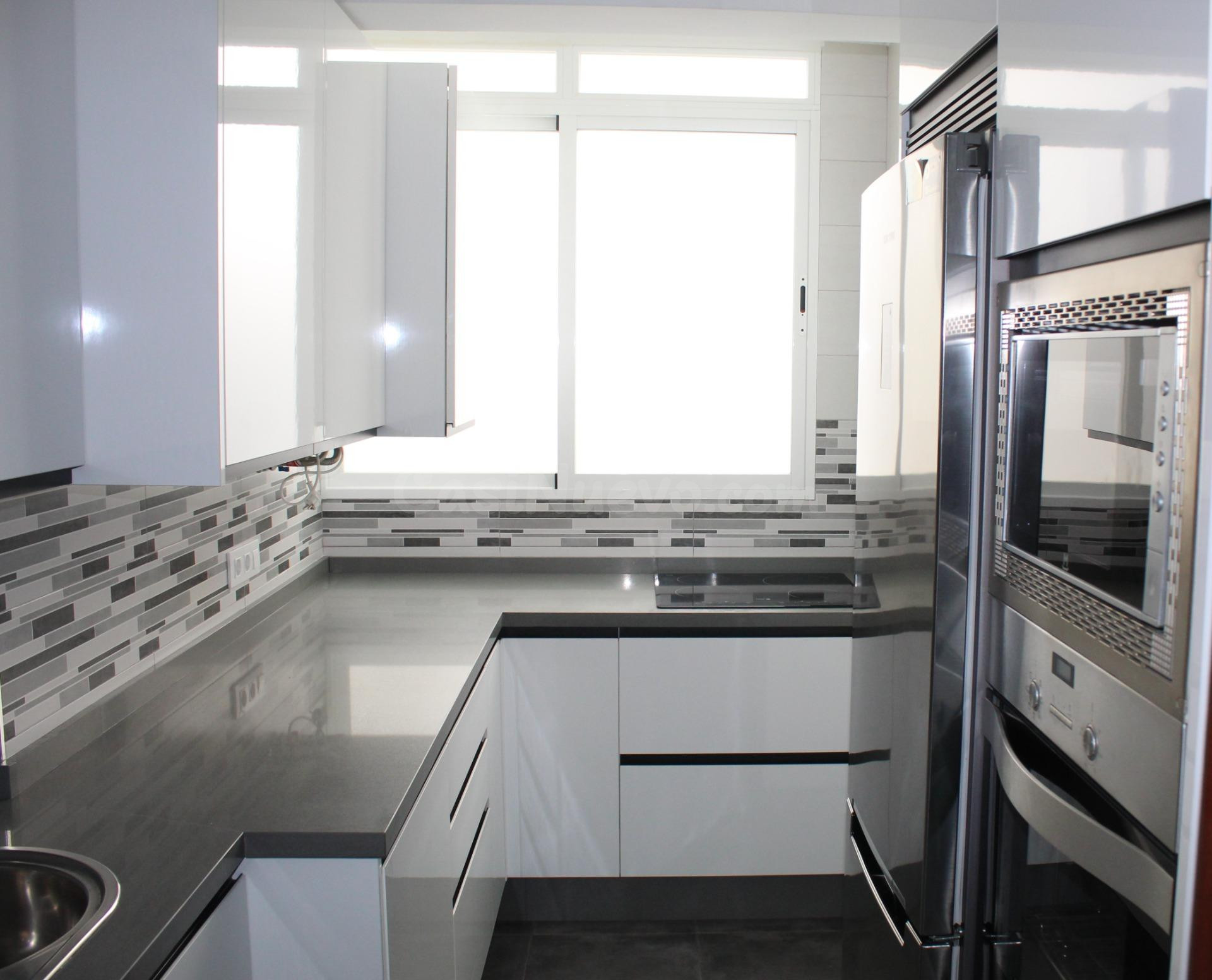 Acogedor Piso en Gamarra, Málaga – Ideal para Entrar a Vivir - foto 4