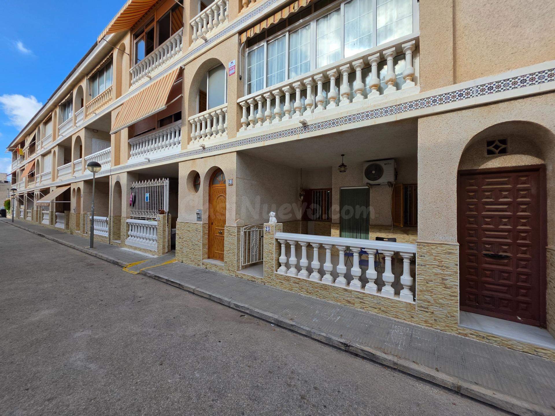 HERMOSA PLANTA BAJA CON PARKING CERCA DEL MAR - foto 2