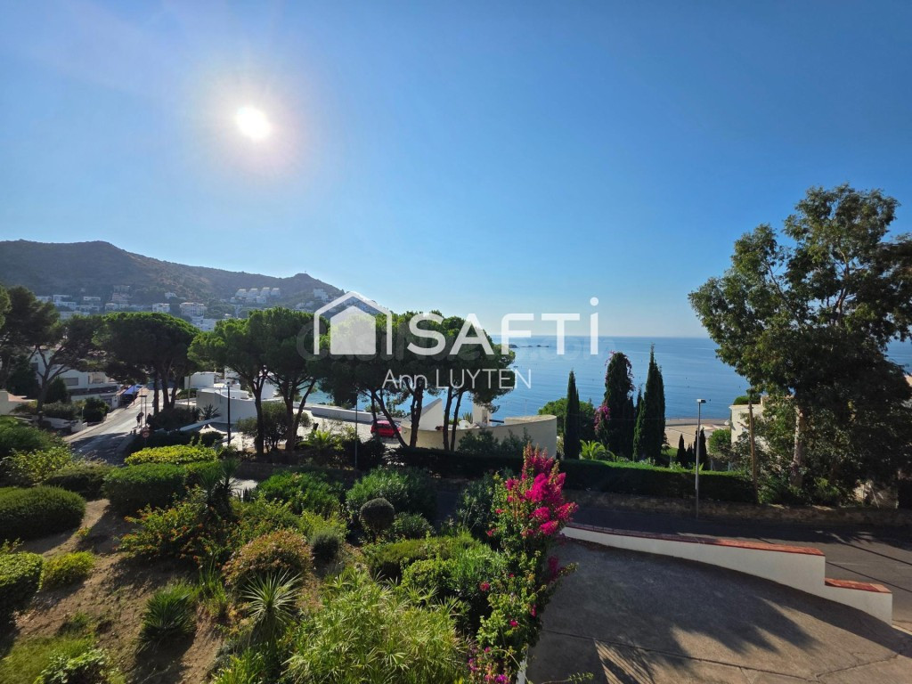 Piso con vistas al mar Canyelles Roses con parking