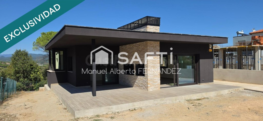 CHALET DE NUEVA CONSTRUCCIÓN CON AMPLIA PARCELA Y VISTAS AL  - foto 2