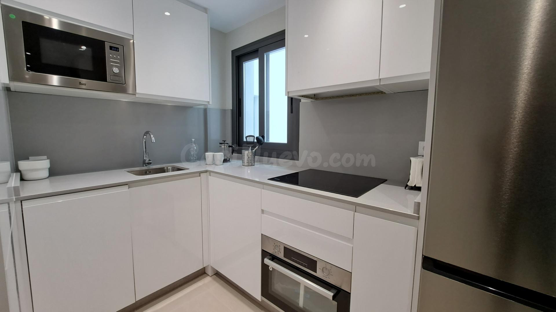 Nuevo residencial frente al mar con piscina y pádel – Aparta - foto 3