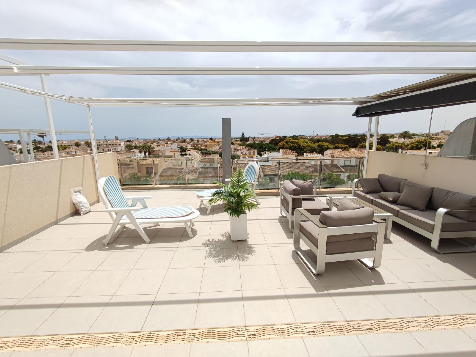 Precioso apartamento con gran solárium privado en PLAYA ELISA BAY