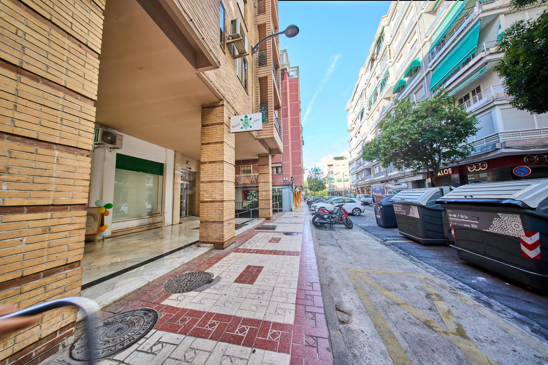 LOCAL COMERCIAL DE 230 M2 EN VENTA EN CALLE AGUSTINA DE ARAGÓN