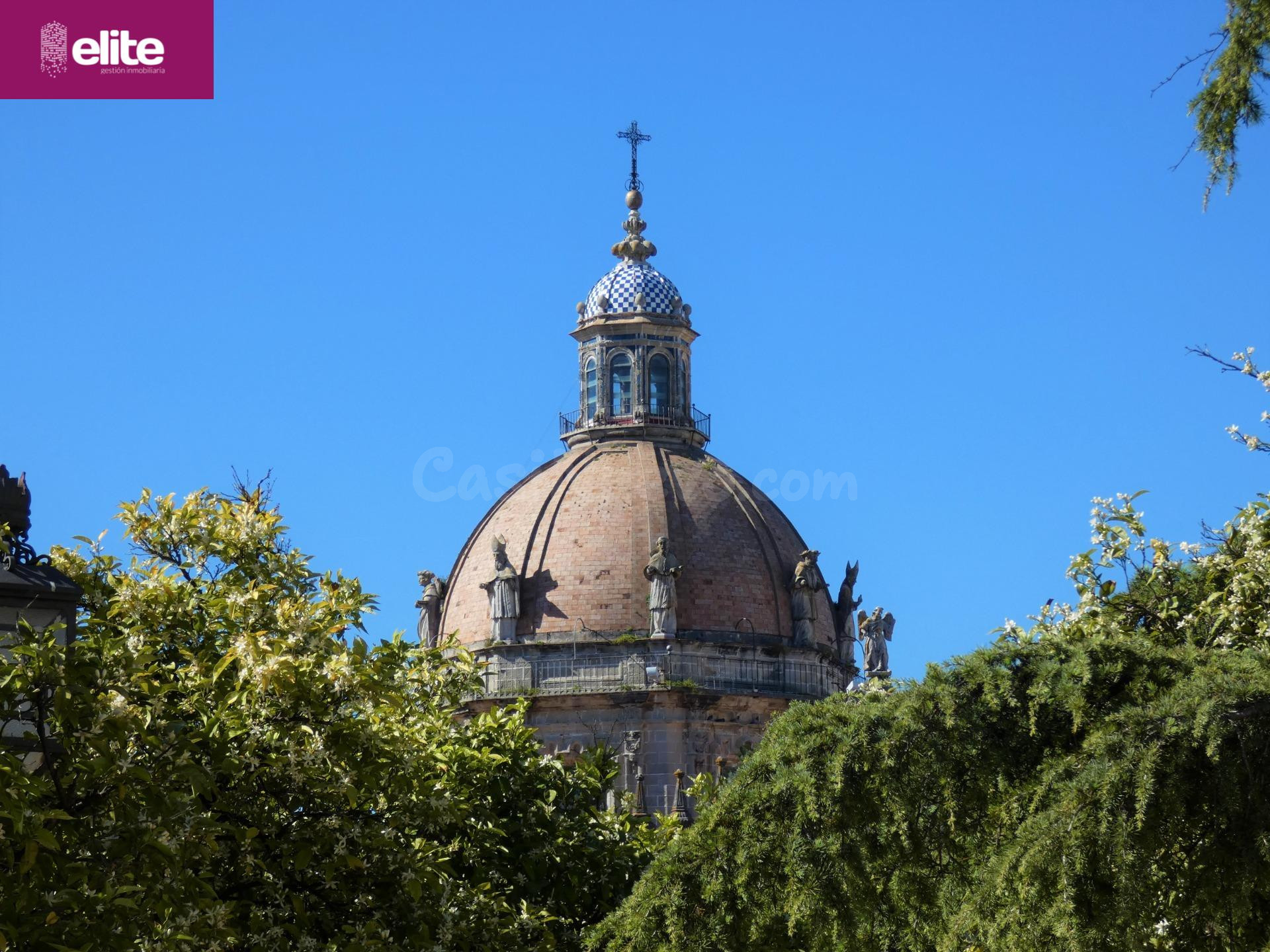 OPORTUNIDAD DE INVERSION CASA EN EL CENTRO PARA REFORMAR