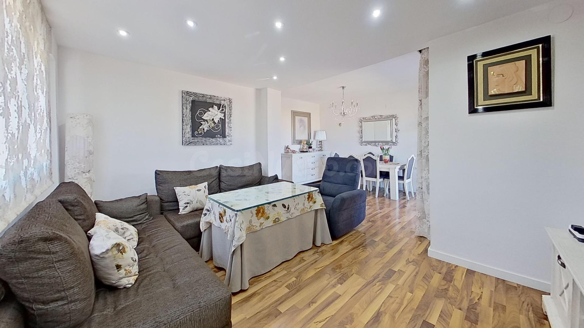 Piso reformado todo exterior con terraza, amplio salón, 3 do - foto 4